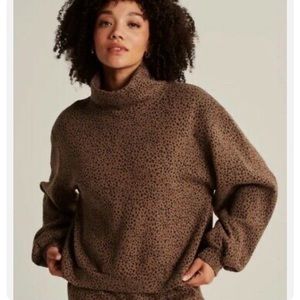 Abercrombie & Fitch Turtleneck Sweater - Animal Print Size Small